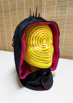 tanja-hehn-kapuze-schwarz-mit-nieten